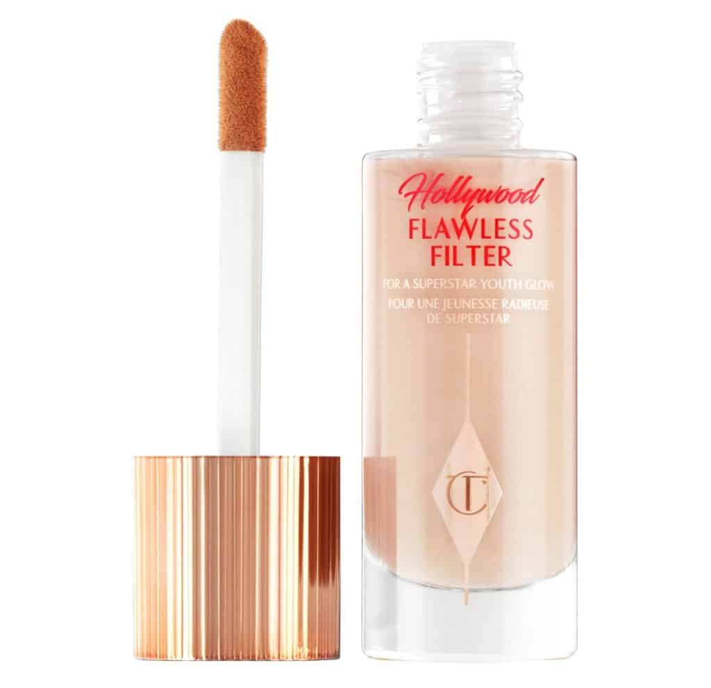 Charlotte Tilbury Flawless Filter es pura magia. Logra una piel impecable y brillo radiante con esta base de maquillaje multifunción.